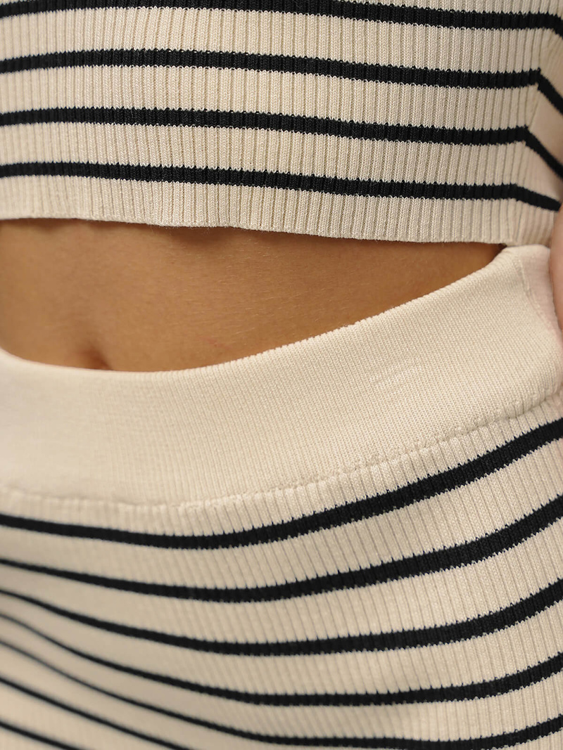 Set pentru femei bej/negru - top și fusta OZONEE O/CH5801