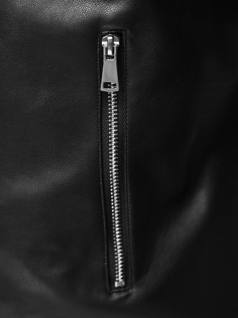 Geacă de piele bărbați neagră OZONEE JS/11Z8107